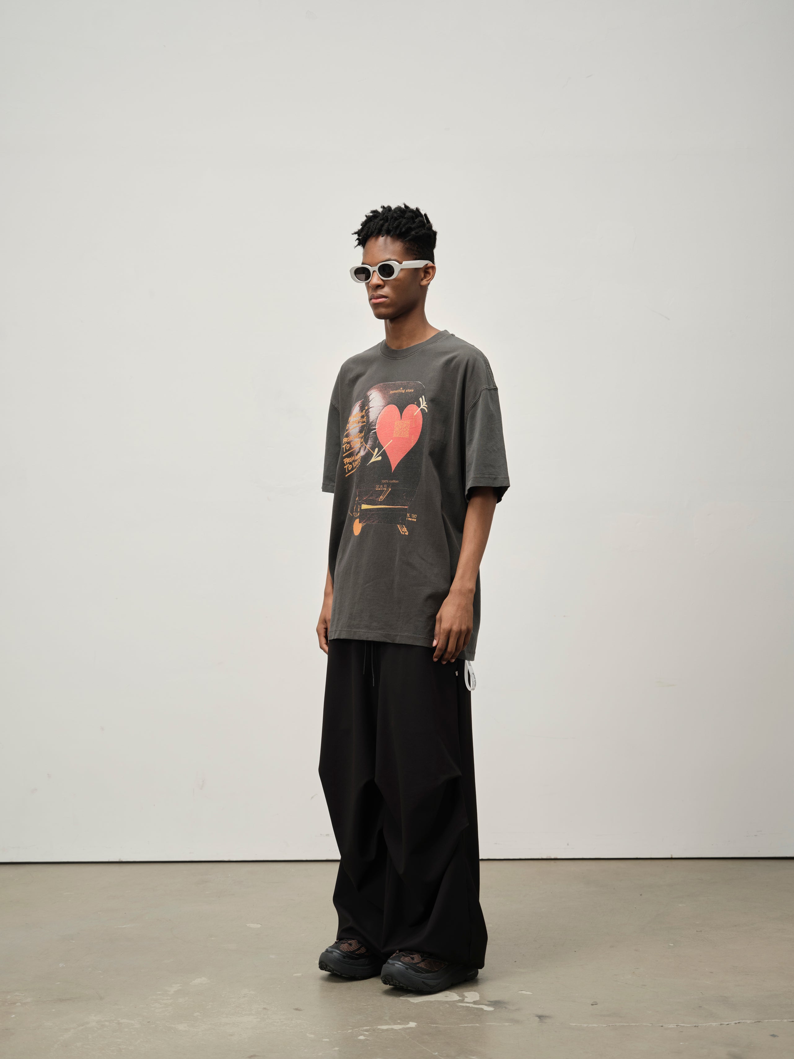 Boxing Glove Graphic Tee blk
