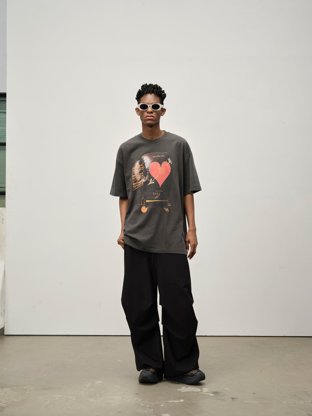 Boxing Glove Graphic Tee blk