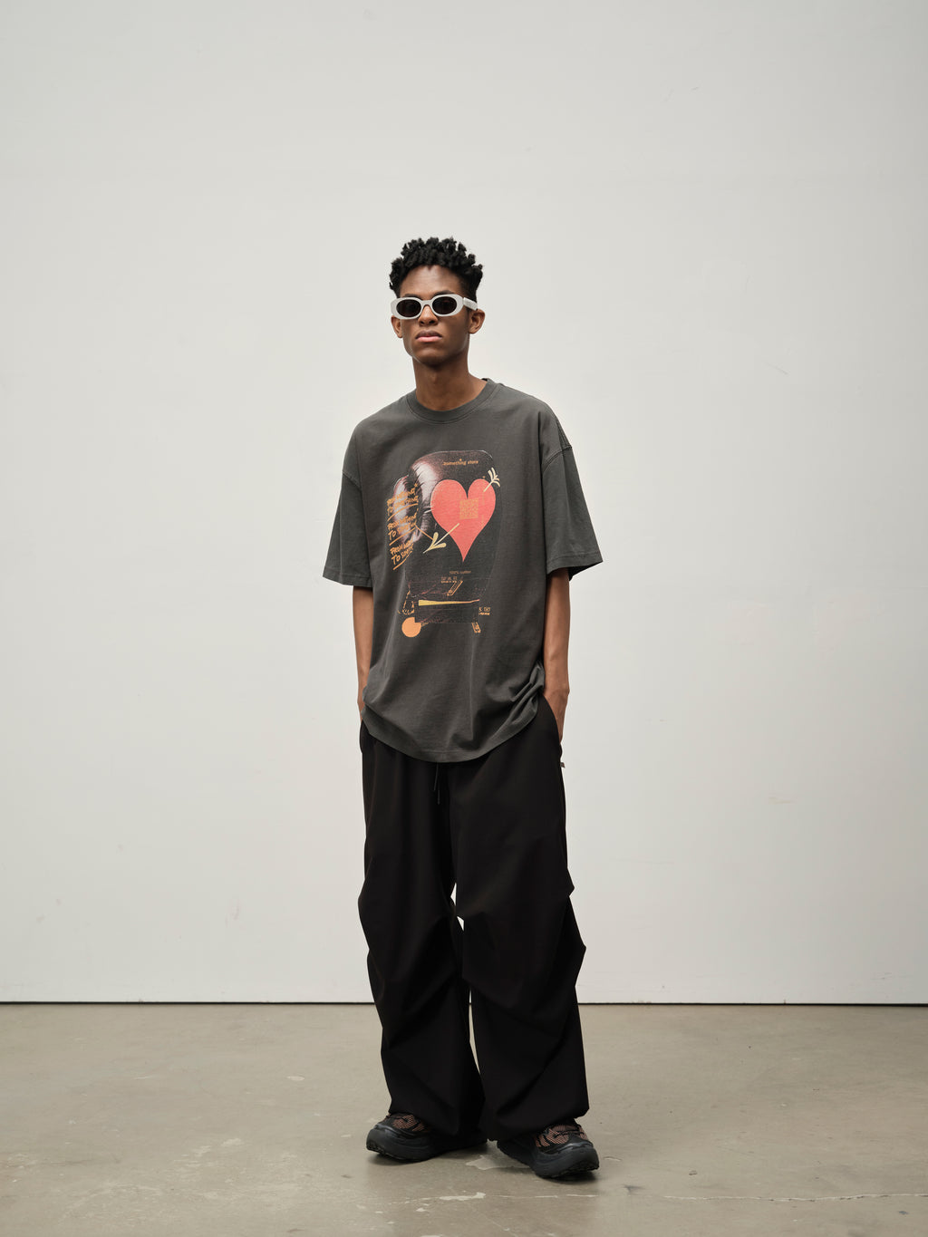 Boxing Glove Graphic Tee blk